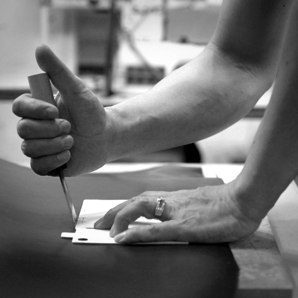 D5 Calf Skin Leather Case for iPhone 6 / 6s Plus Gray